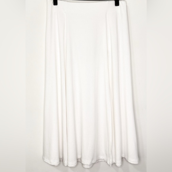 WILFRED - Elegant White Maxi Skirt - Picture 3 of 8